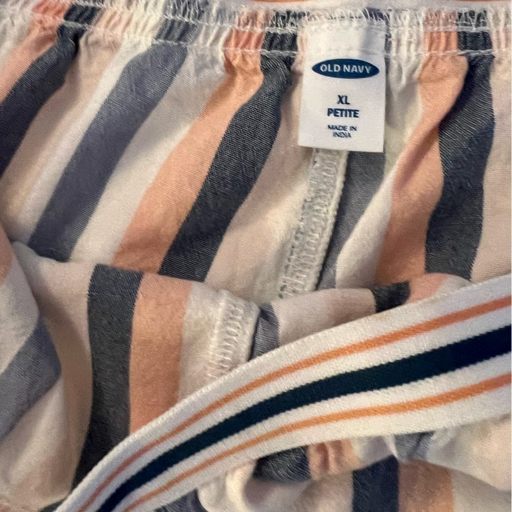 OLD Navy very lightweight cotton shorts, XLP. - Picture 2 of 7